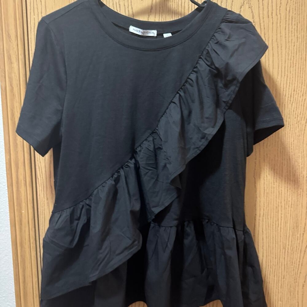 Notations ruffled top size L